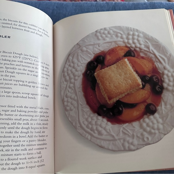 Healthy Desserts cookbook. Hardcover, like new. Williams Sonoma collection - Picture 2 of 5